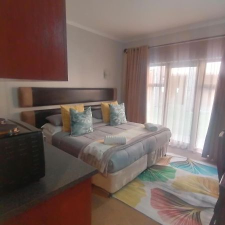 Apartamento Reliwave Pty Ltd Bloemfontein Exterior foto
