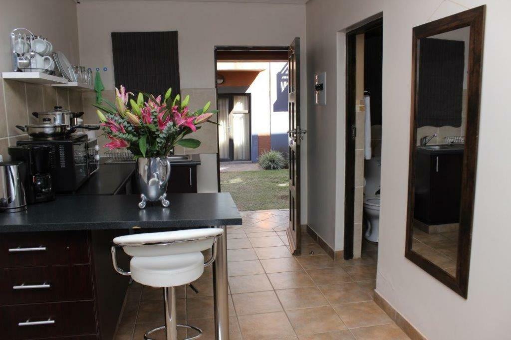 Apartamento Reliwave Pty Ltd Bloemfontein Exterior foto
