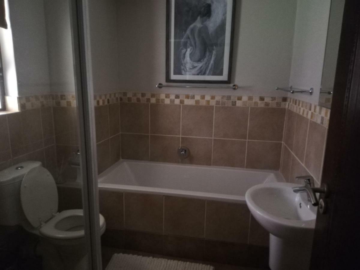 Apartamento Reliwave Pty Ltd Bloemfontein Exterior foto